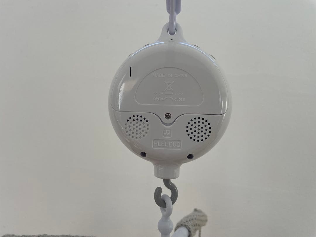 KATOJIミニサイズベビーベッド ハイタイプ モビール付き