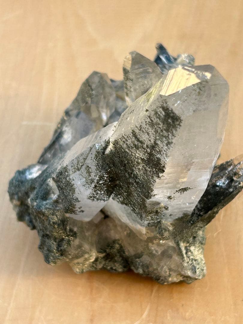 ネパールガネッシュヒマール産AAAAAヒマラヤ‼️モスクォーツ緑泥石クローライト