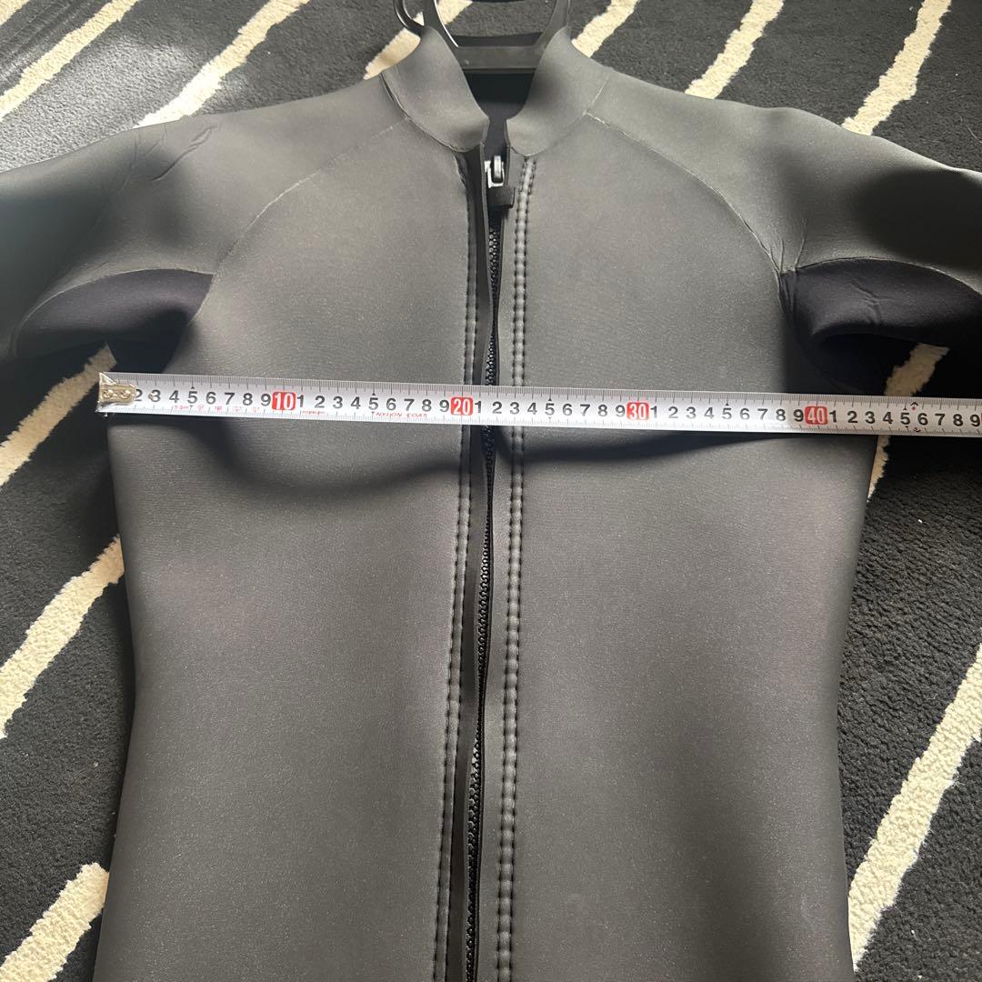 タッパー　ウェットスーツ　ブレーカーアウト