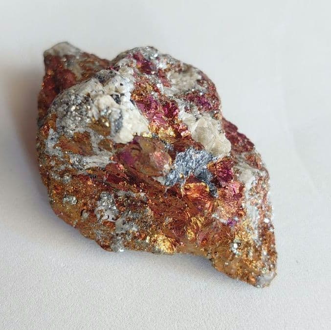 チャルコパイライト　キャルコパイライト　原石　素敵な逸品