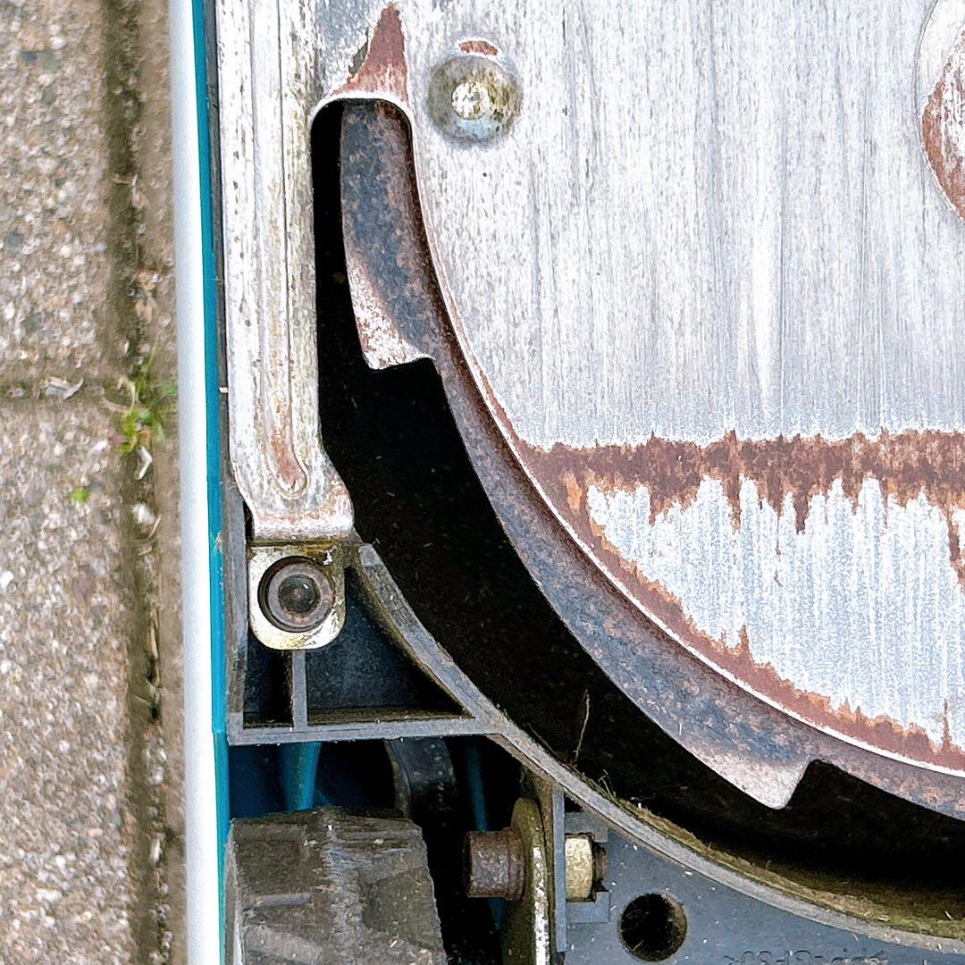 マキタ　充電式芝刈り機　MLM230D