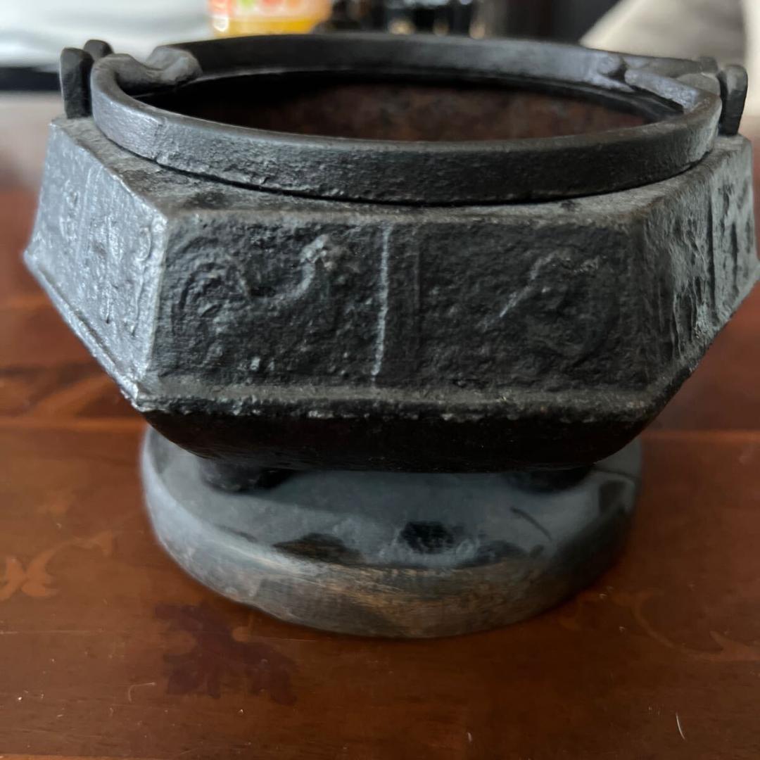 大正時代　骨董品　十二干支　鉄製　手炙り火鉢　和製アンティーク 博物館展示品