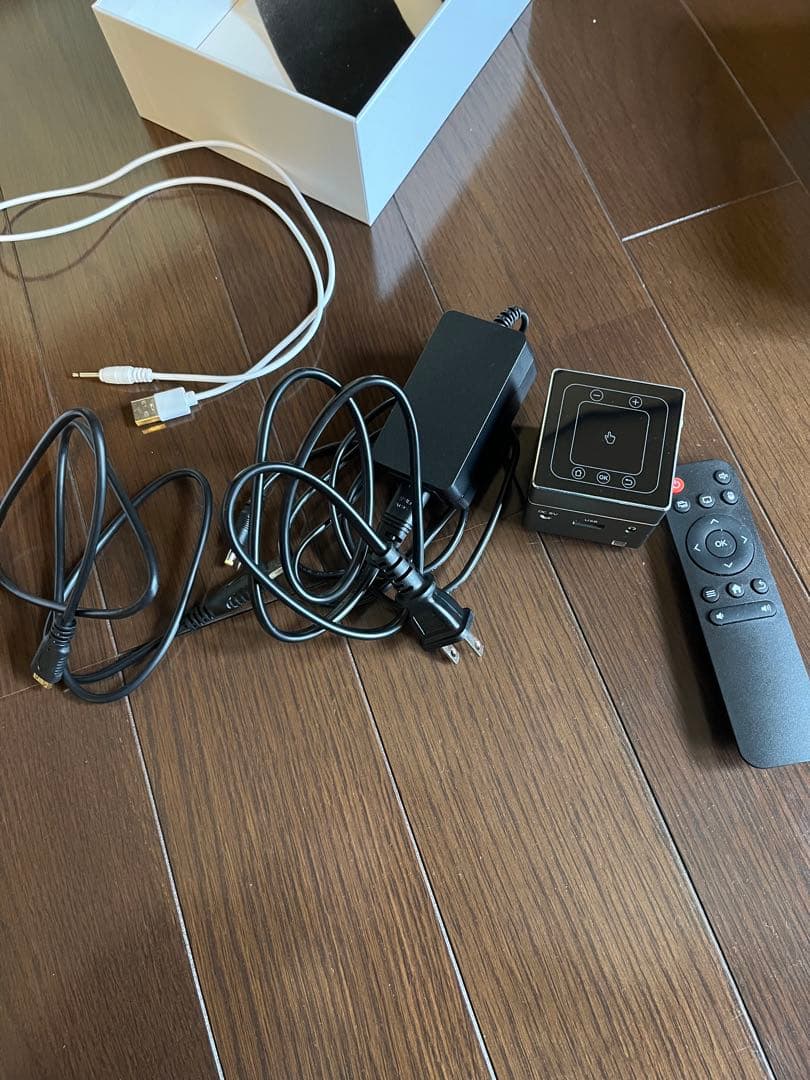 超小型モバイルプロジェクター PicoCube Plus