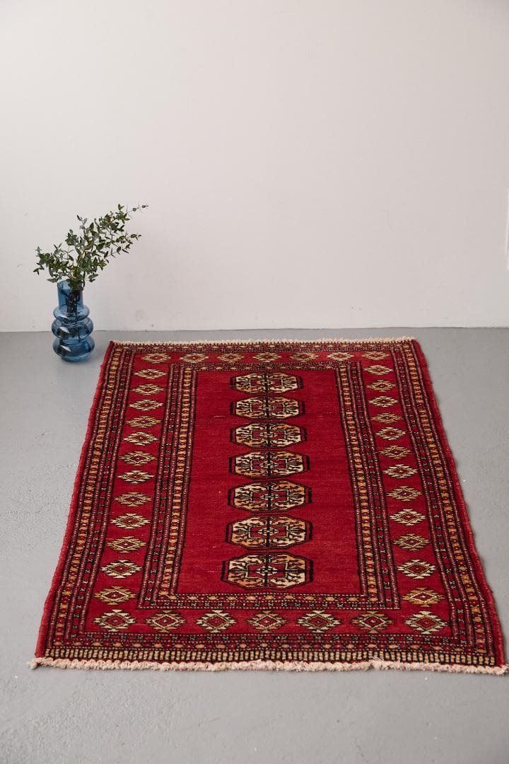 ヴィンテージラグ　トライバルラグ　ラホール産（130cm×78cm）赤　茶　黒