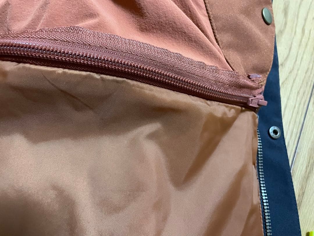 新品　BURTONバートン スノーボードウェア　Sサイズ