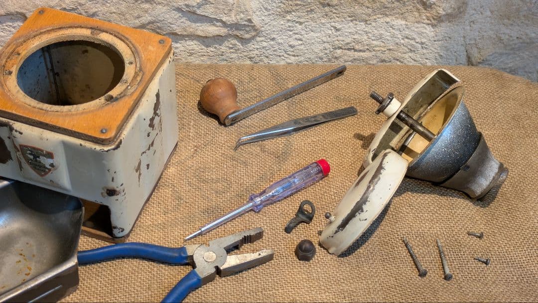 【実働品】【オーバーホール済】フランスアンティーク　プジョー　メタルコーヒーミル