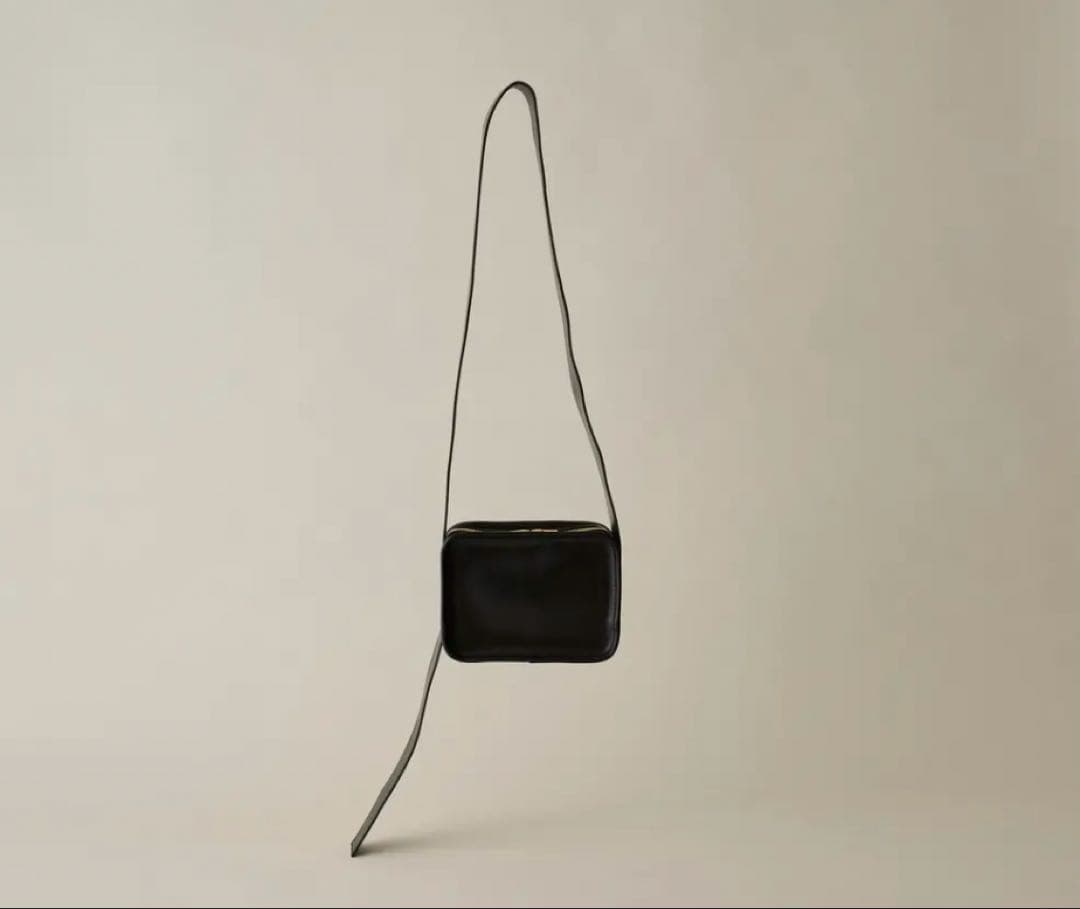 lifestylist ブラック ショルダーバッグ レザー