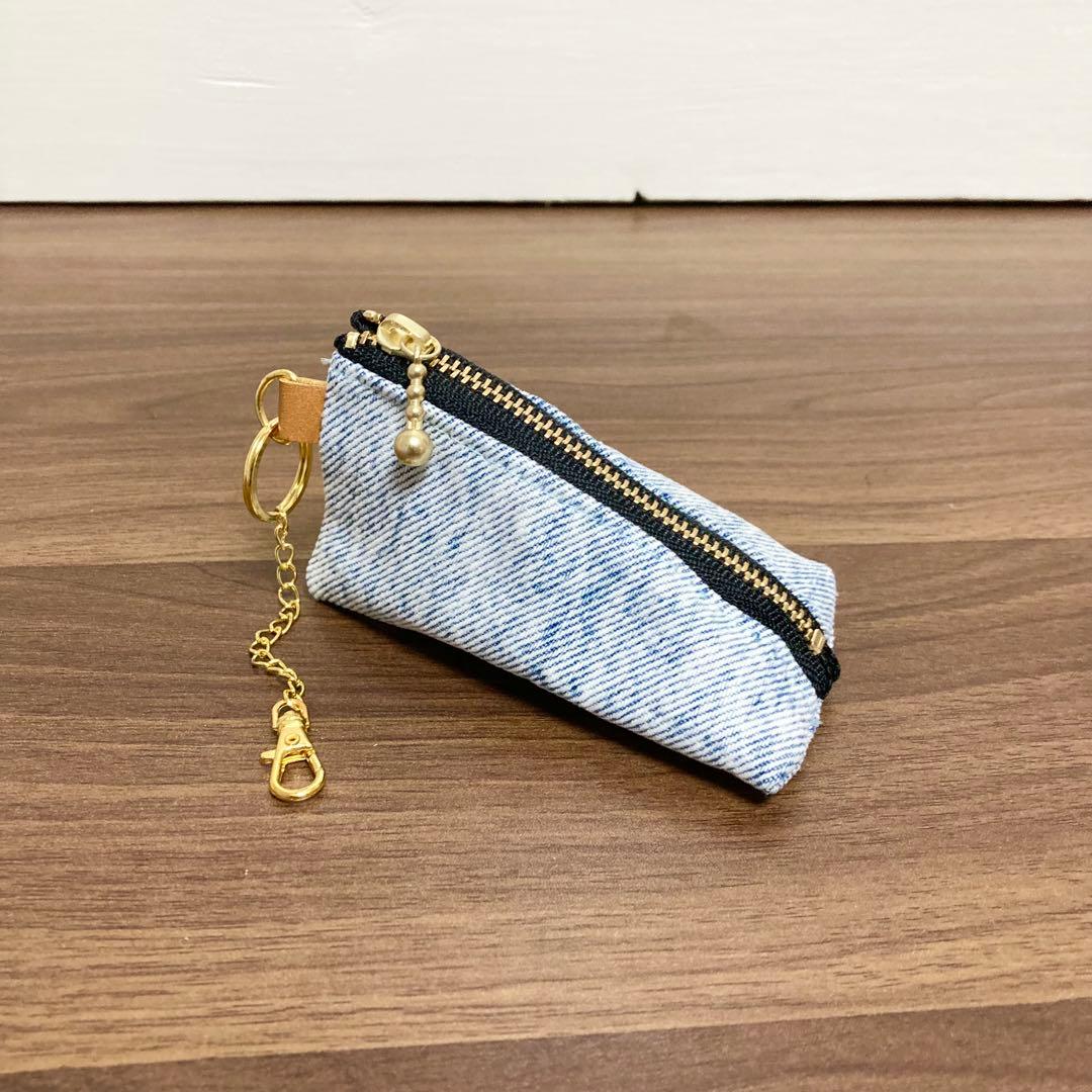 デニムリメイク　本革　2wayハンドバッグ　底板底鋲　刺繍花柄　no.1