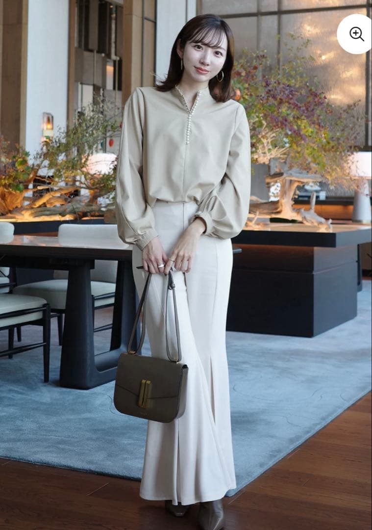 パールトリムブラウス ベージュ サイズF