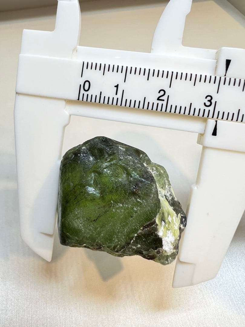 ✴︎値下げ【 天然石 原石 鉱物 】パキスタン産 ペリドット ルードヴィッヒアイト