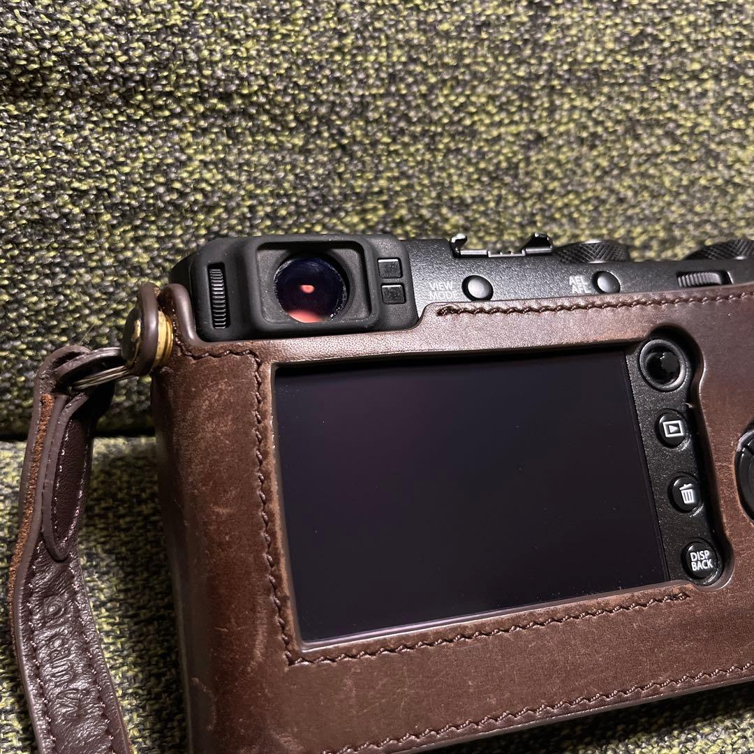 美品 FUJIFILM 富士フイルム X100F ブラック コンデジ