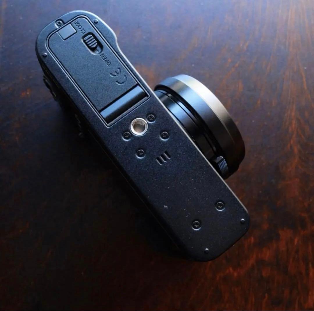 美品 FUJIFILM 富士フイルム X100F ブラック コンデジ