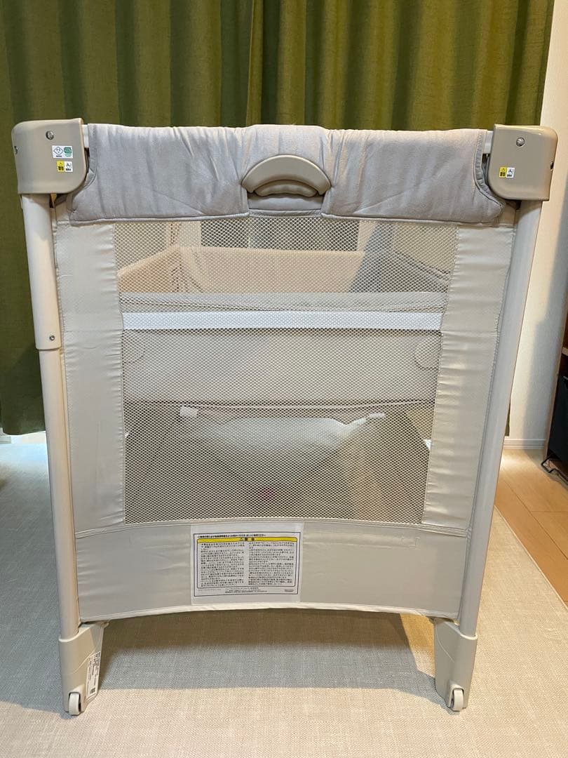 【美品】アップリカ　ココネルエアープラス ホワイトベージュ