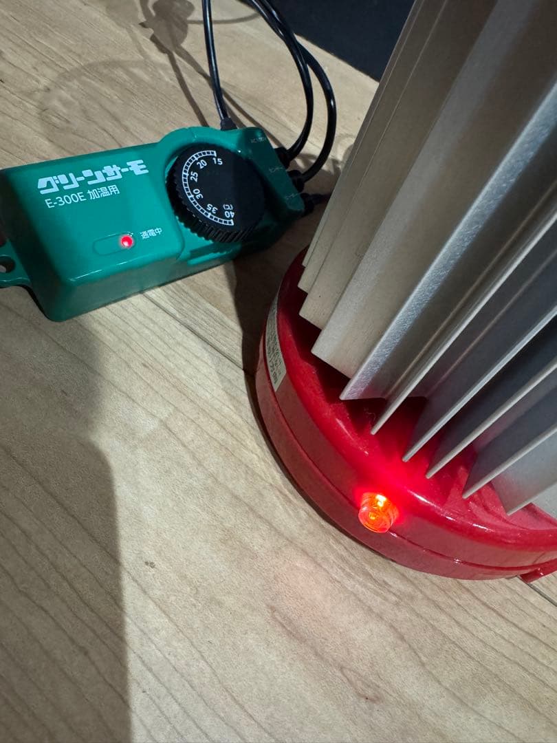 昭和精機　パネルヒーター NS 250 250W サーモ付