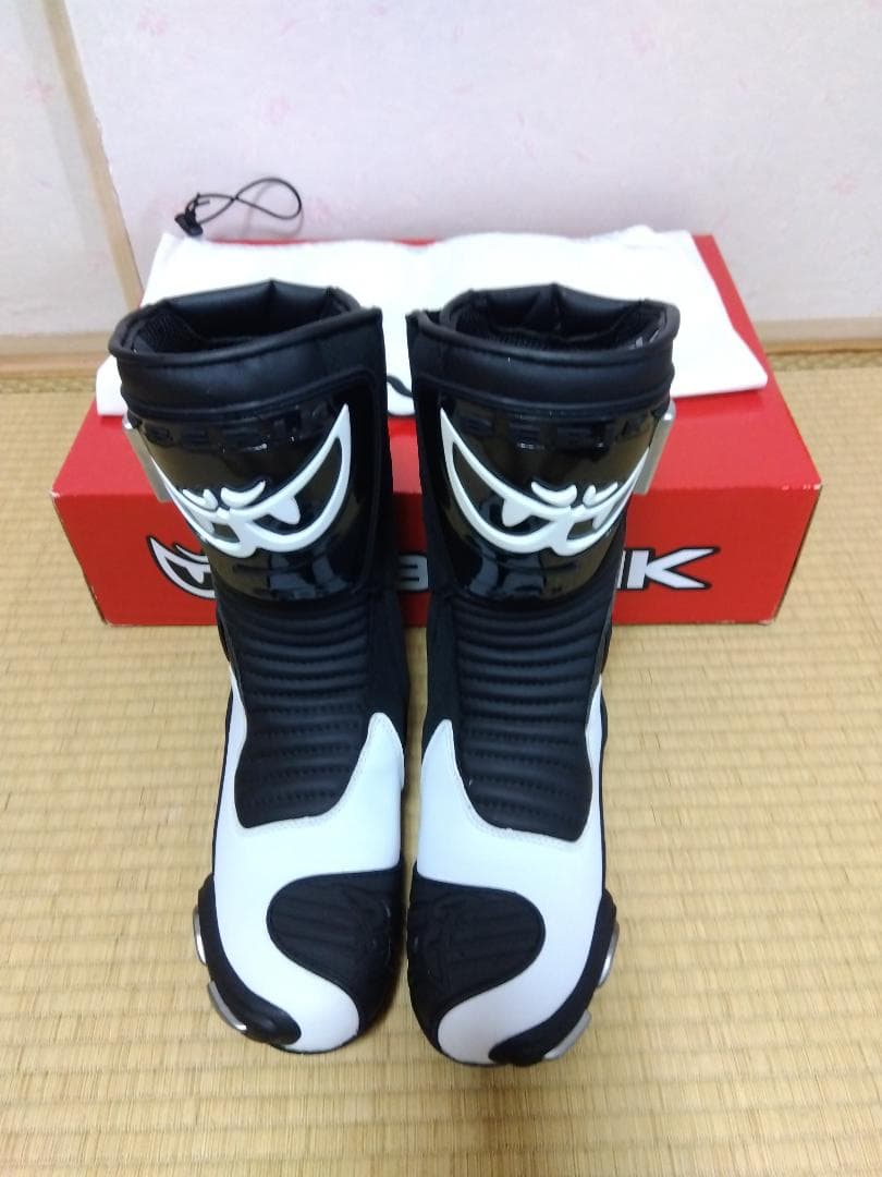 BERIK ベリック レーシングブーツ ブラック/ホワイト サイズ44