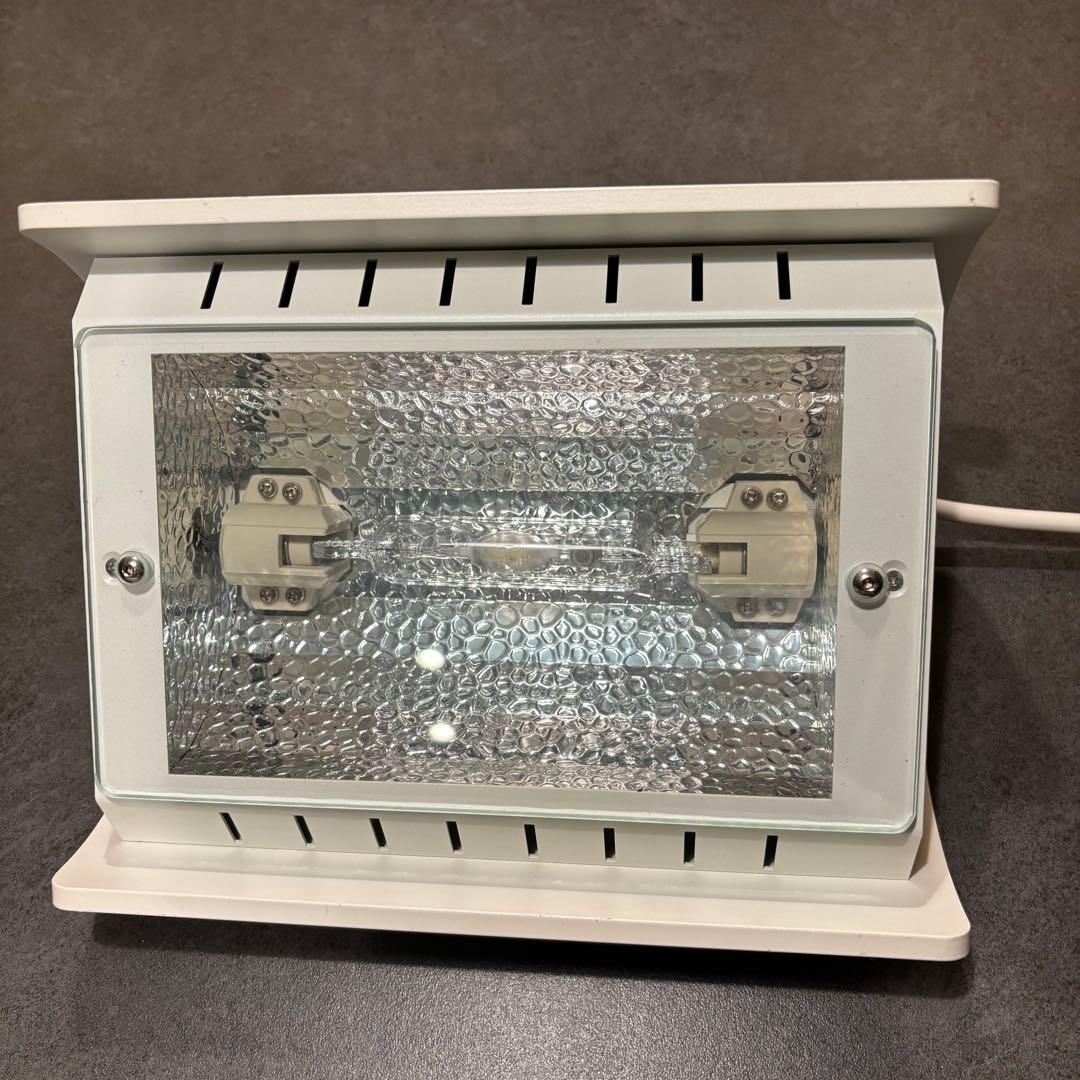 カミハタ　ファンネル2　8000K　水槽用ライト　 ホワイト②