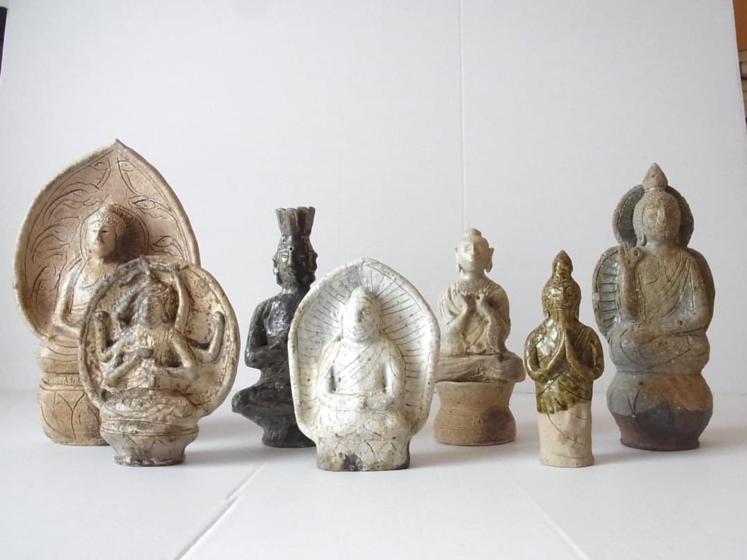 小嶋亜創『灰釉陶仏』初期伊万里 李朝 古唐津 黒高麗 オンギ くらわんか