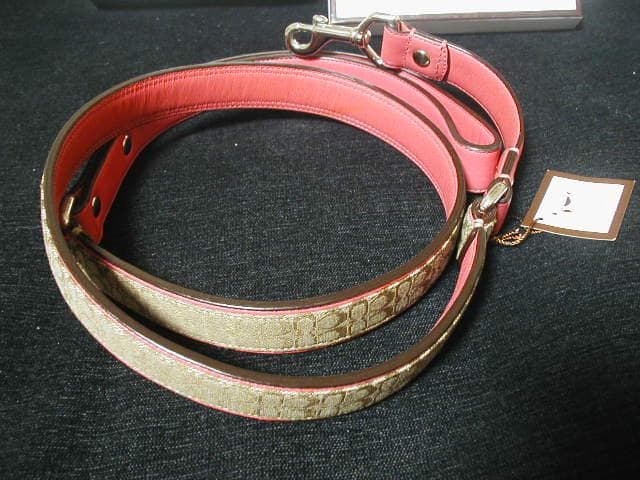 COACH 大型犬用 リード ピンク　シグネチャー 箱入り　本革　コーチ