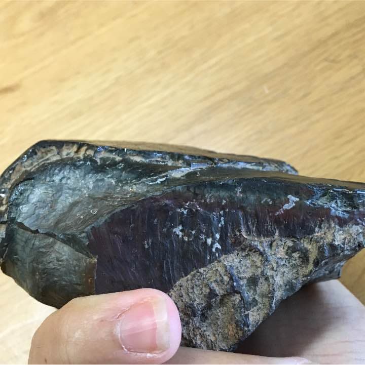 虹色の鉱石