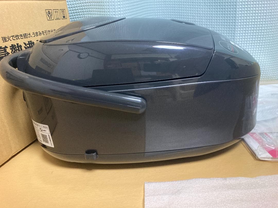 ★展示品★未使用★2025年製 象印 IH炊飯ジャーNW-VJ10型 ブラック