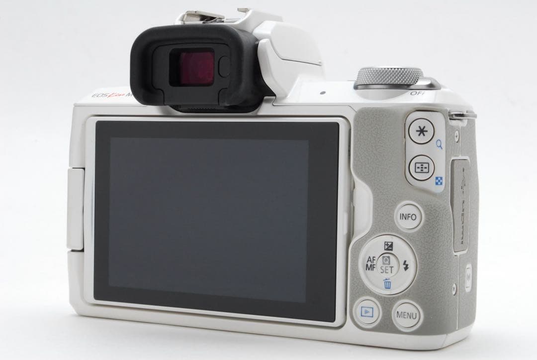 ✨極美品✨キャノン EOS Kiss M❤️高性能ミラーレス！