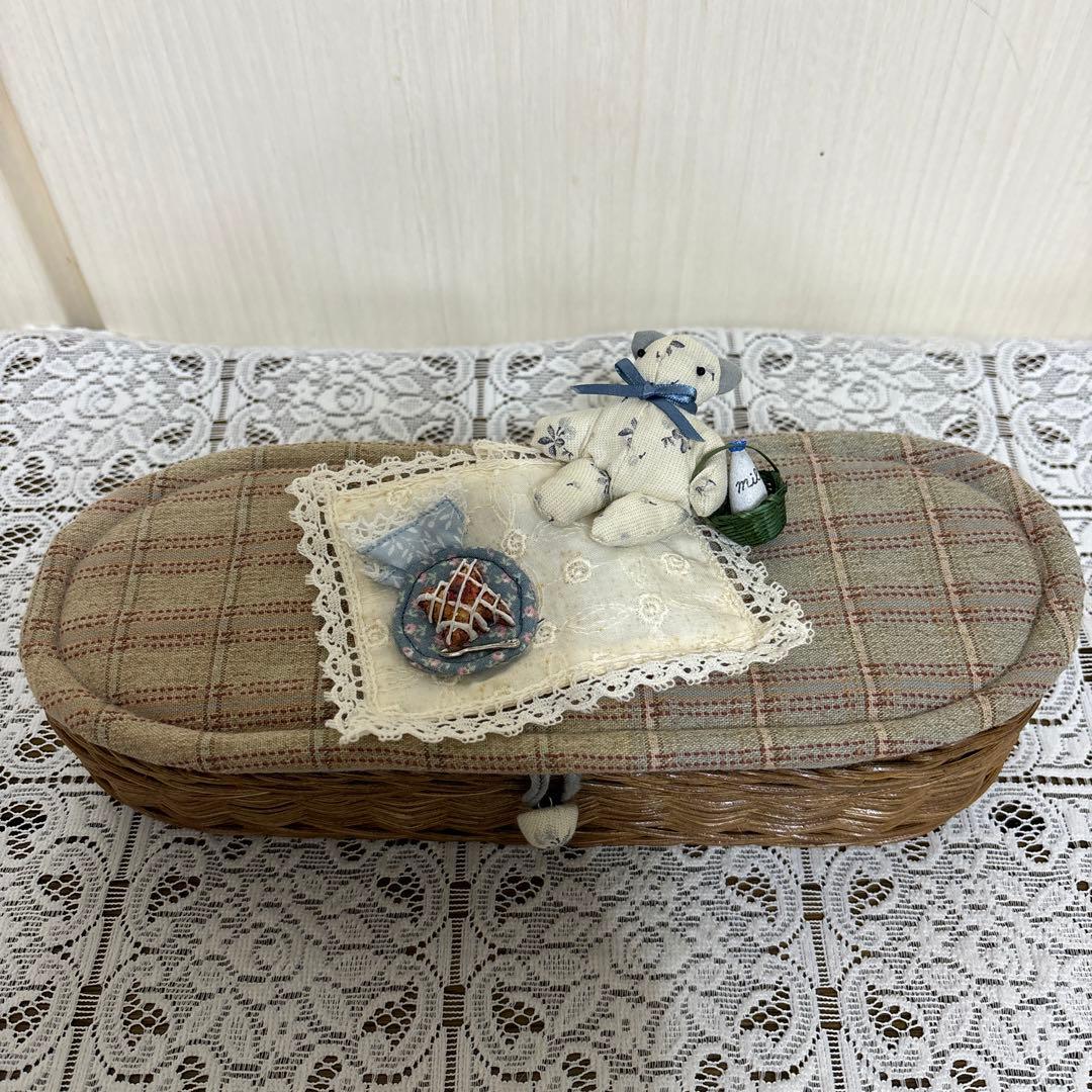 マニー　コラージュエプロン&ランチョンマット＆カトラリーケース