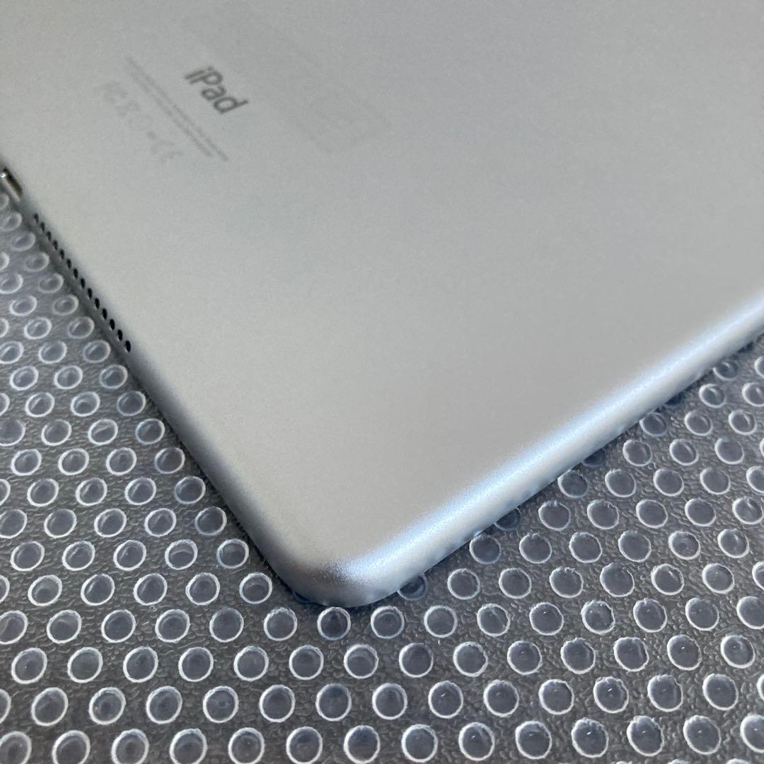 157 電池最良好☆比較的美品☆iPad Air2 128GB WIFIモデル☆