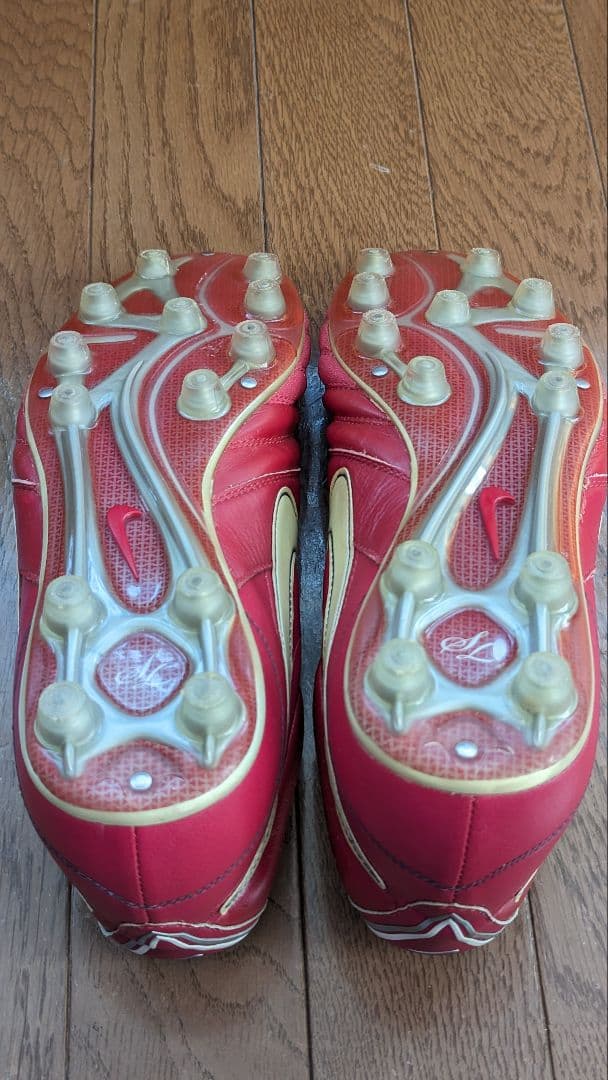 ナイキ サッカースパイク ティエンポ スーパーリゲラ　NIKE