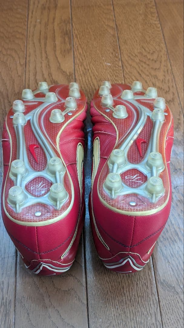 ナイキ サッカースパイク ティエンポ スーパーリゲラ　NIKE