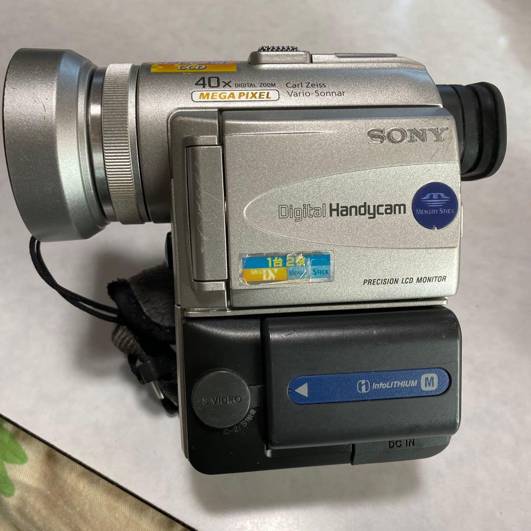 SONY miniDV HANDYCAM DCR-PC100 ②