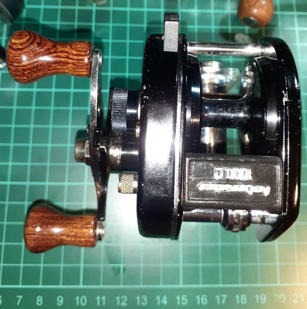 アブガルシア ABU アンバサダー１０００C ウッドノブハンドル仕様