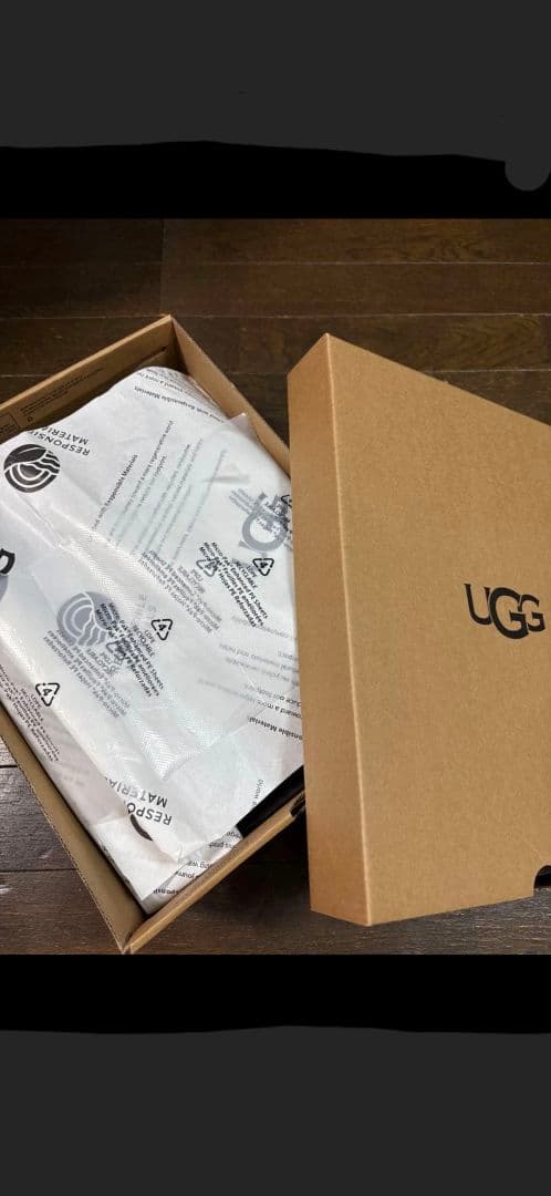 UGG 24センチ　厚底ムートンブーツ　ウルトラミニ　黒