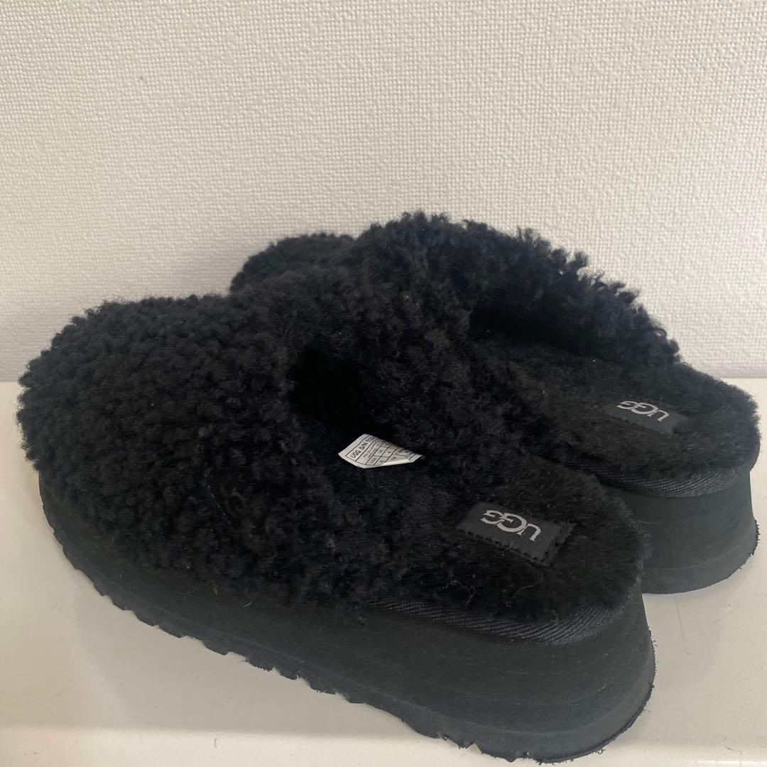 ugg マキシカーリー　23センチ　スリッポン　サンダル