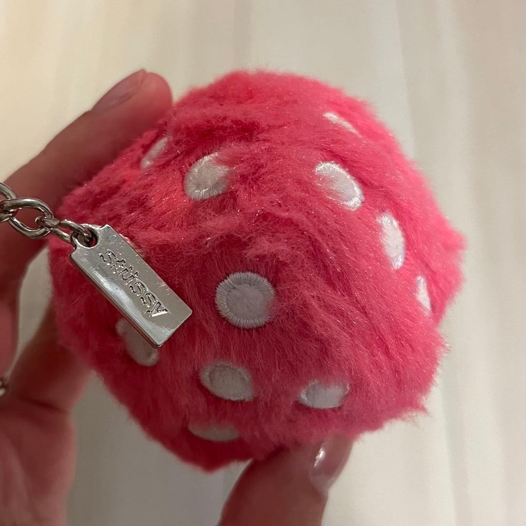 小物 stussy fuzzy dice keychain