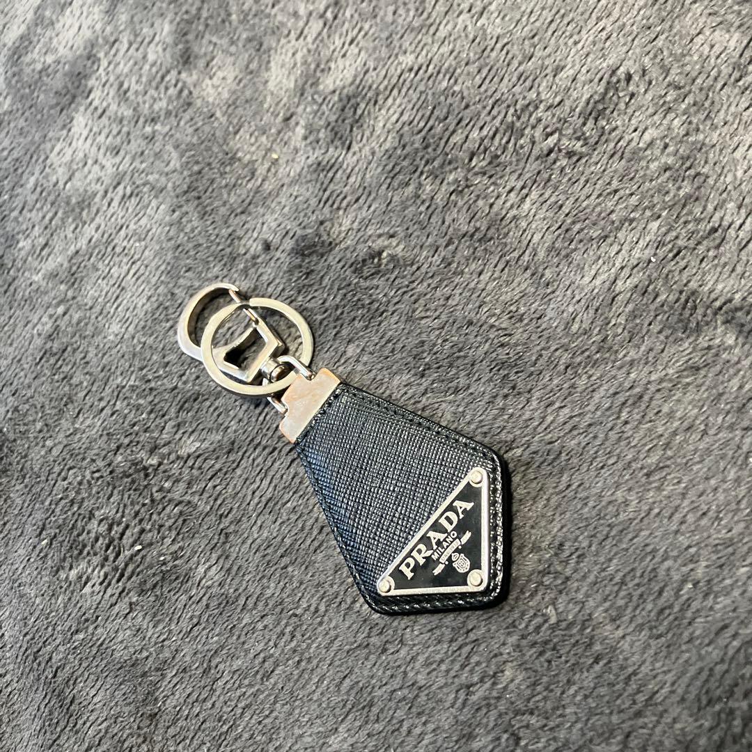 ラ*ン様 プラダ　キーホルダー　ストラップ　キーリング