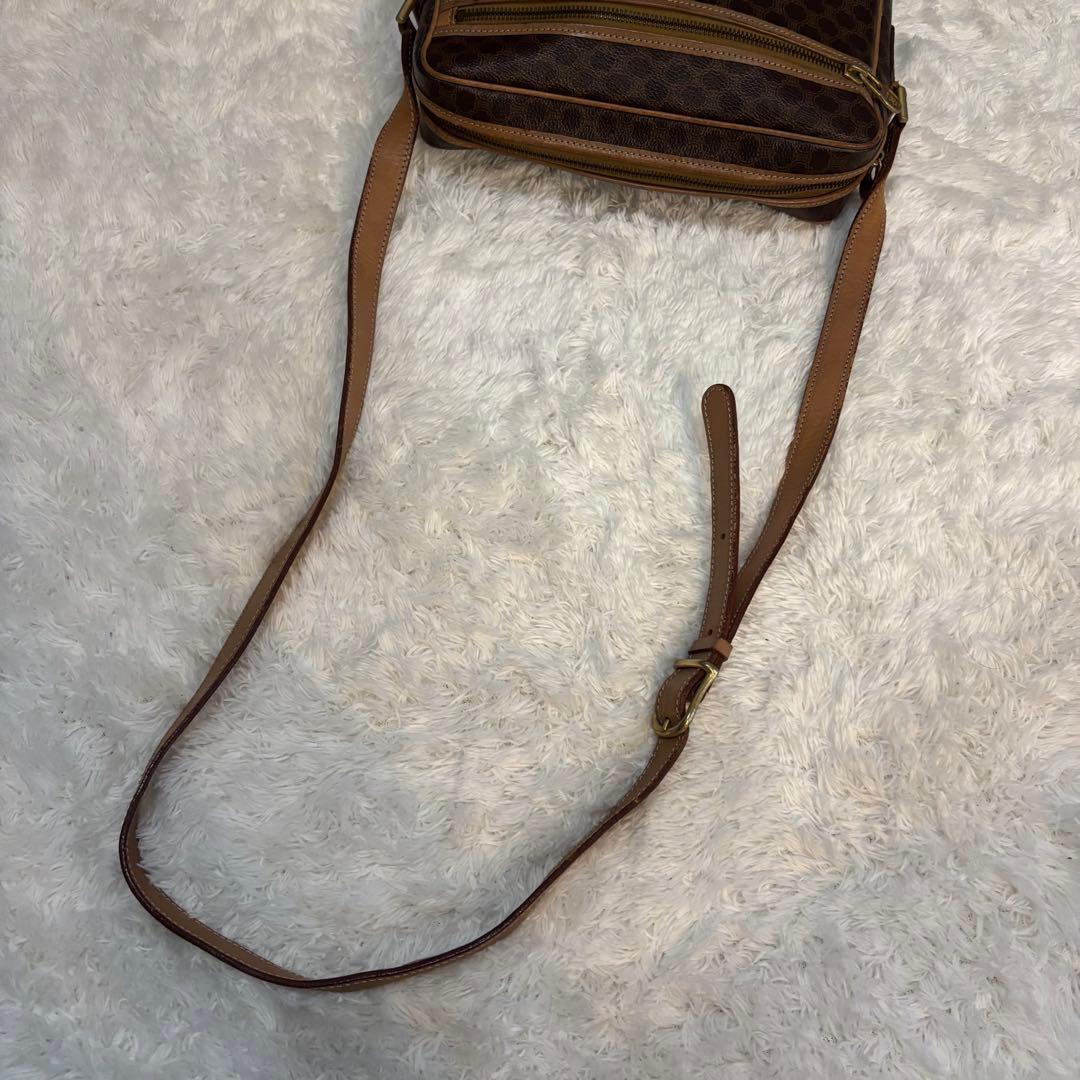 美品 CELINE セリーヌ ショルダーバッグ マカダム 斜め掛け ブラウン