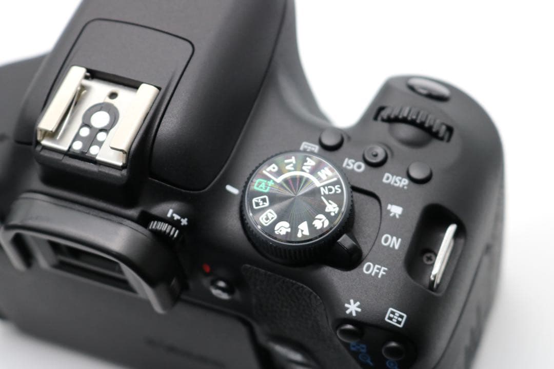 ボディ新品級 【Canon EOS Kiss X8i ダブルレンズセット】