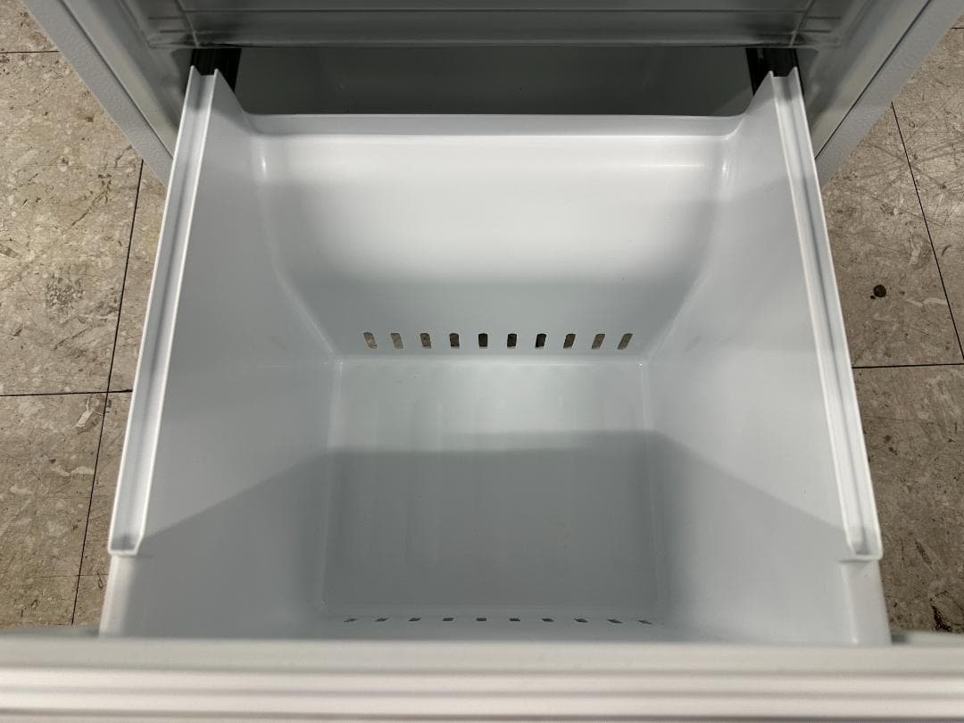 ヤマダ電機　冷凍冷蔵庫　156L　YRZ-F15J　2022年製