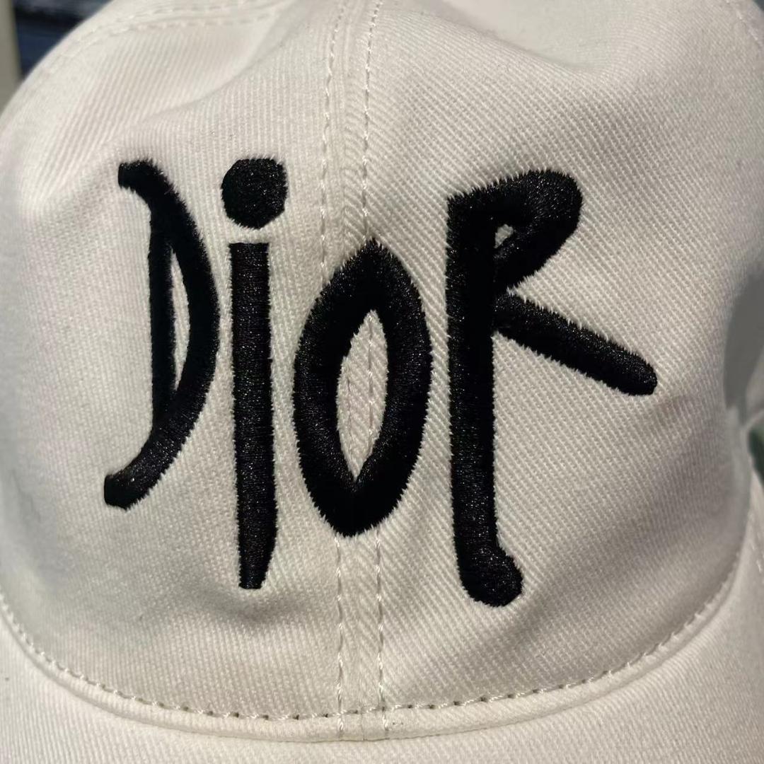 Diorオール エンブロイダリーロゴ キャップ ホワイト