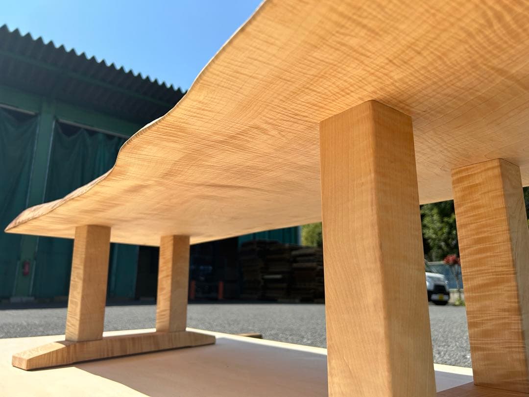 [たのメル便] 白栃　極上杢　一枚板ローテーブル　新品未使用