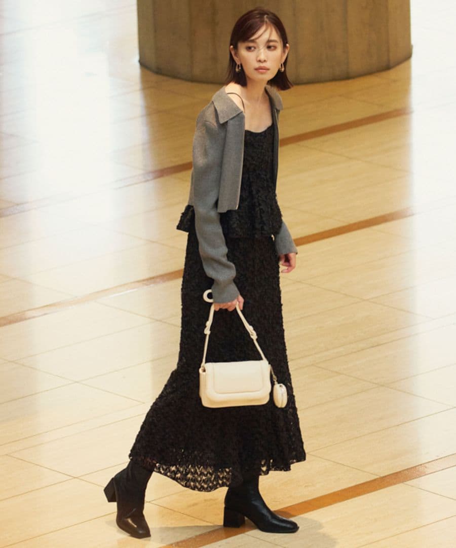 完売　ココディール　新品タグ付　3Dラッフルチュールペプラムブラウス　25ss