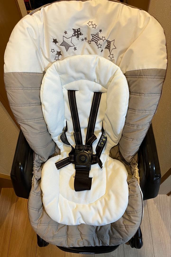 Combi ネムリラ AUTO SWING Simplight ベビーチェア