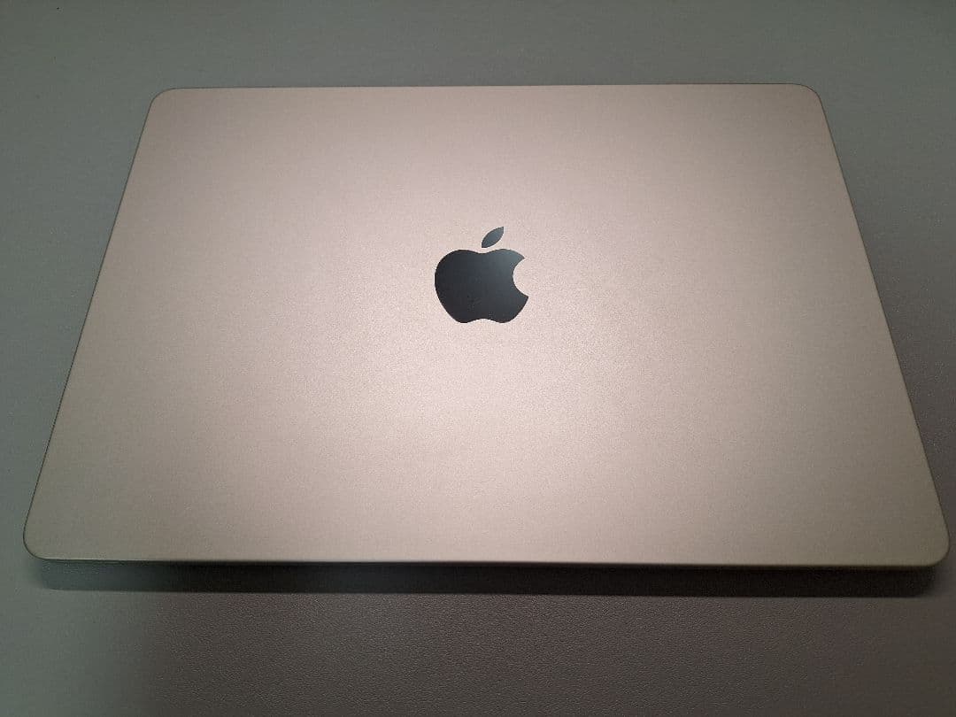 Apple M2 13インチ MacBook Air 16GB スターライト