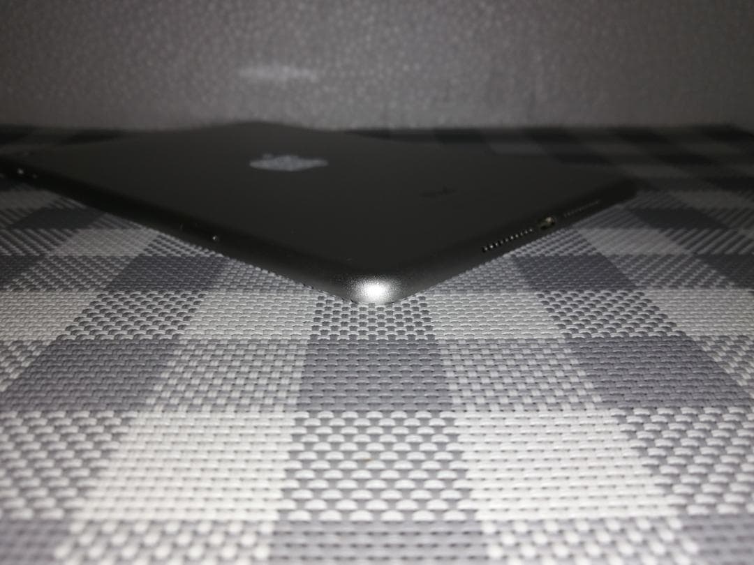 Apple au iPad mini4（第4世代） 128GB 【SIMフリー】