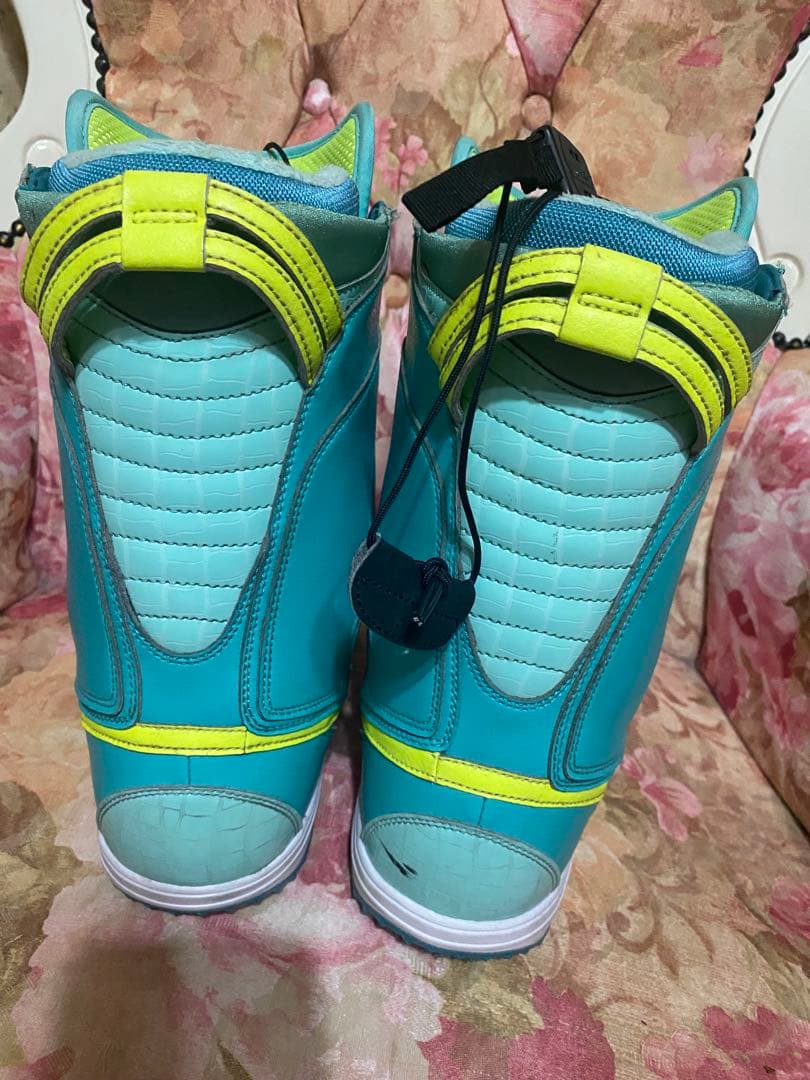 早い者勝ち❤️Nike 水色 女性用 スノーボードブーツ