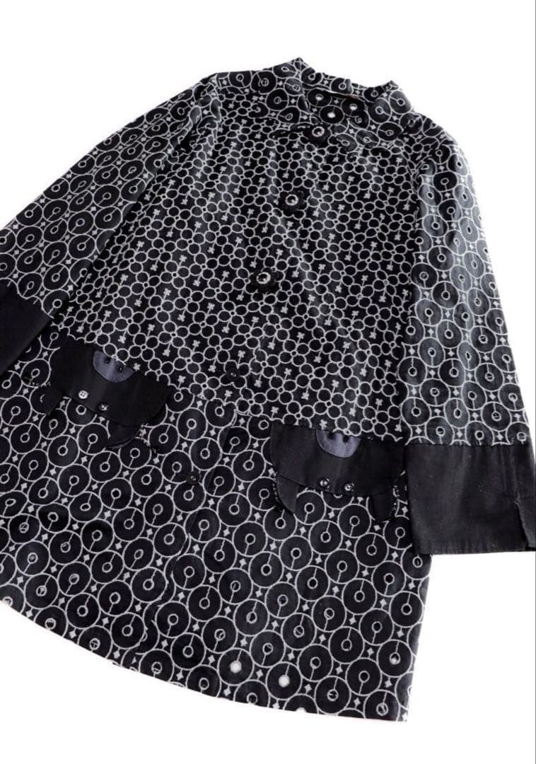 新品未使用品　希少　アルベロベロ　総刺繍　ブタさん　シャツ　羽織り　黒灰系