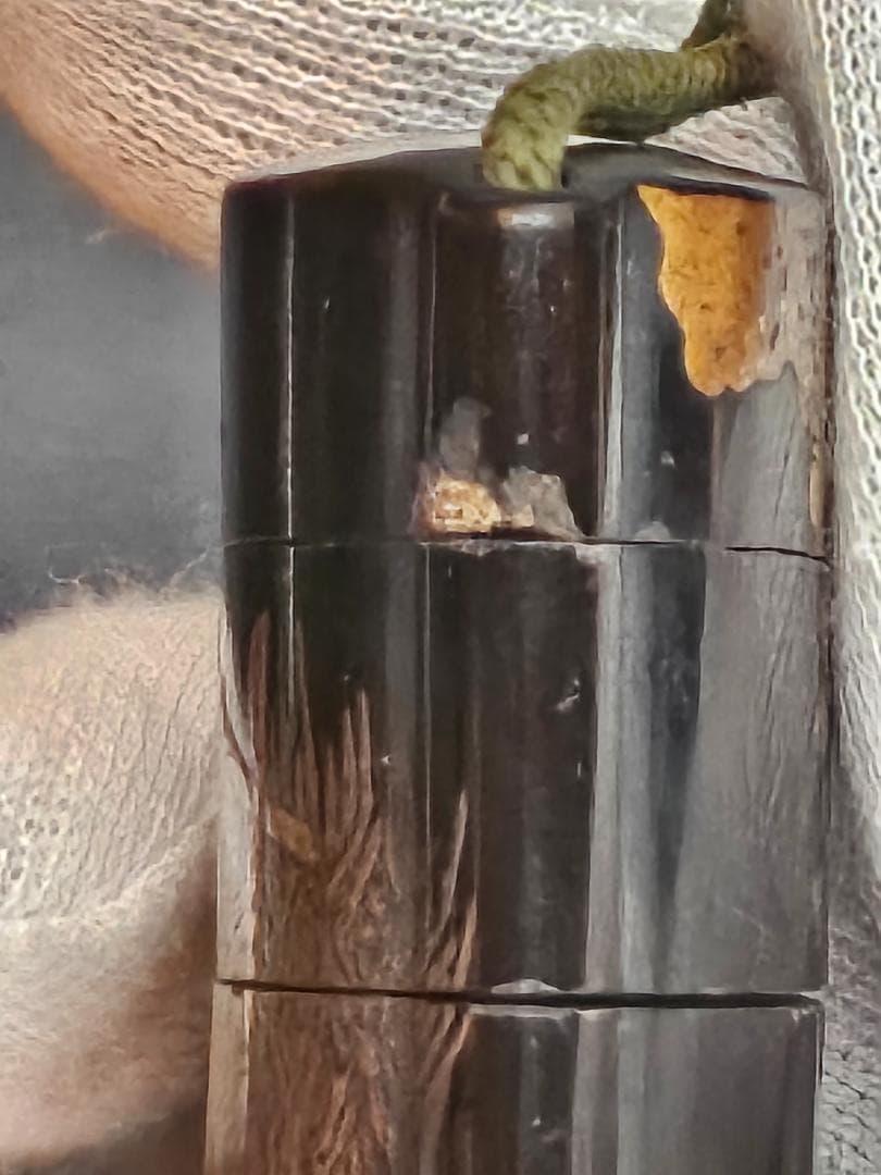 金箔装飾の漆器印籠