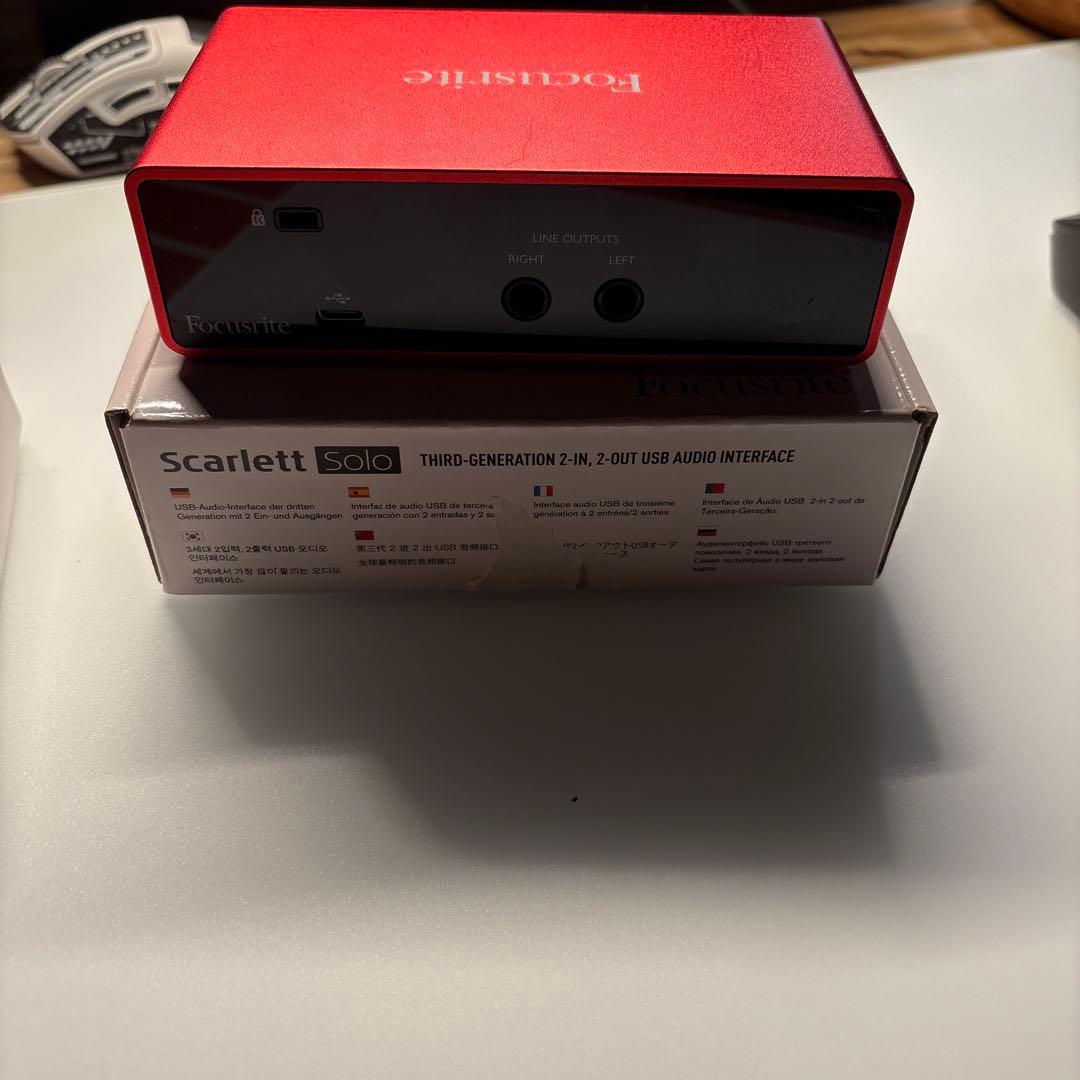 Focusrite Scarlett Solo USBオーディオインターフェース