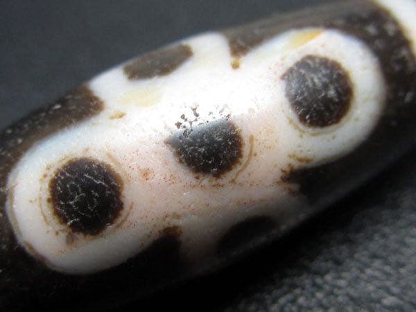 赤朱砂・閃電五眼天珠 31mm