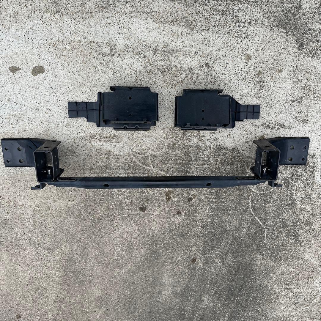 再販ランドクルーザー　GRJ79純正フロントバンパー 一式　送料込み